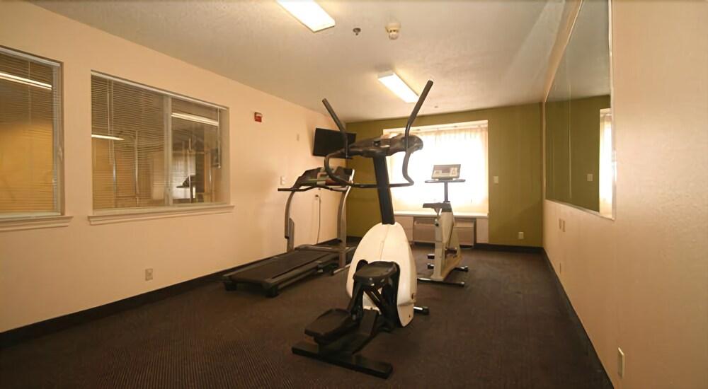 Regency & Dfw Hotel 3*