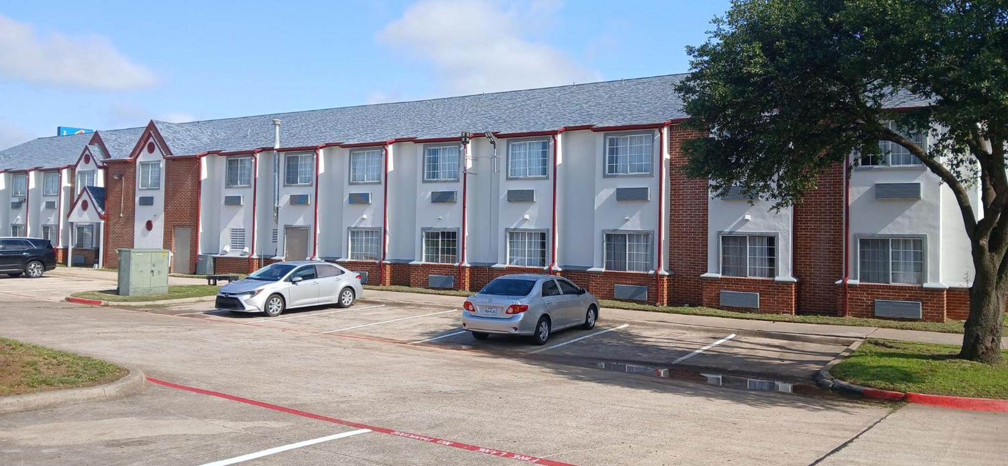 Red Roof & - Dfw Airport Southwest Hotel 3*