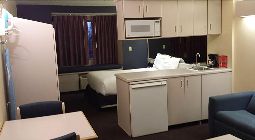 Hotel Regency & Dfw 3*