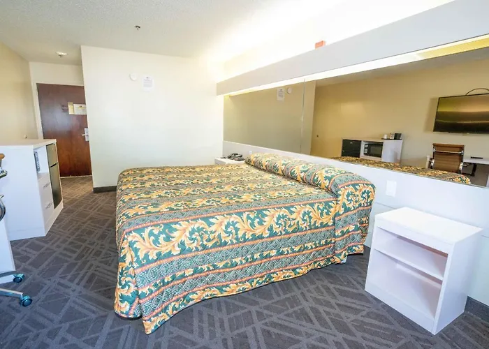 Regency Inn & Suites Dfw